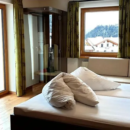 Garni Jaegerheim 4*