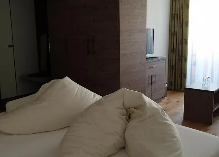 Garni Jaegerheim 4* سيرفاوس